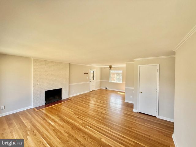 7401 CAMP ALGER AVE, Falls Church, VA 22042