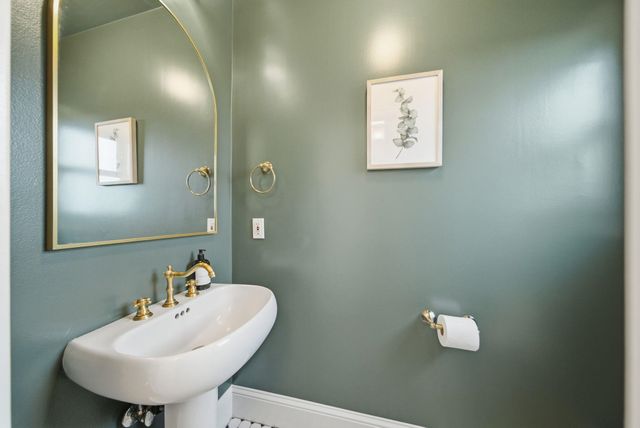 662 Calmar Ave., Oakland, CA 94610