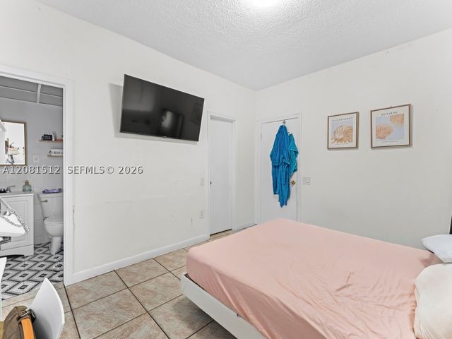 4850 NW 6th St, Miami, FL 33126