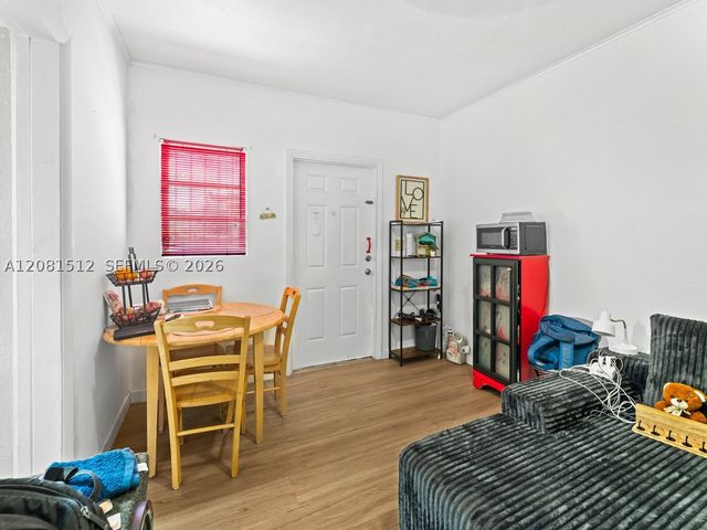 4850 NW 6th St, Miami, FL 33126