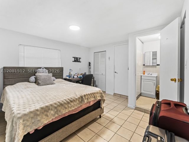 4850 NW 6th St, Miami, FL 33126