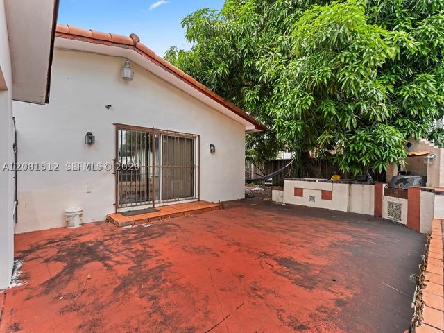 4850 NW 6th St, Miami, FL 33126