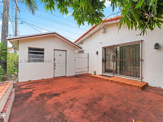 4850 NW 6th St, Miami, FL 33126