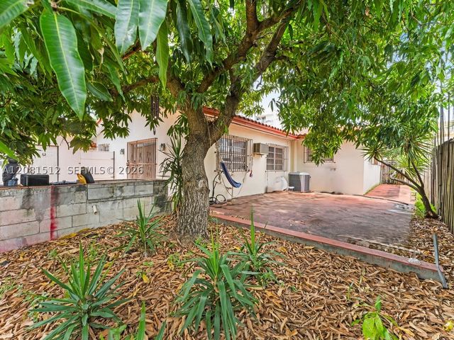 4850 NW 6th St, Miami, FL 33126