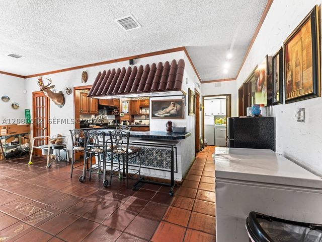 4850 NW 6th St, Miami, FL 33126