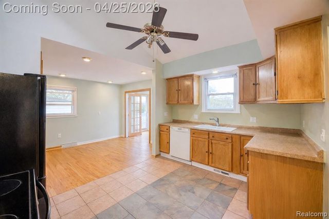 1951 N Crown Street, Westland, MI 48185