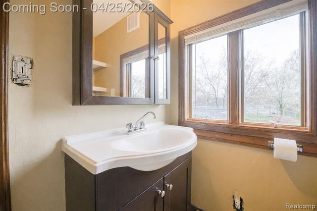 1951 N Crown Street, Westland, MI 48185