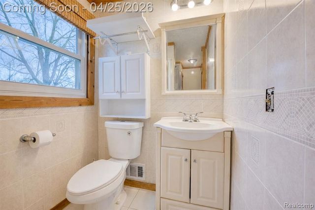 1951 N Crown Street, Westland, MI 48185