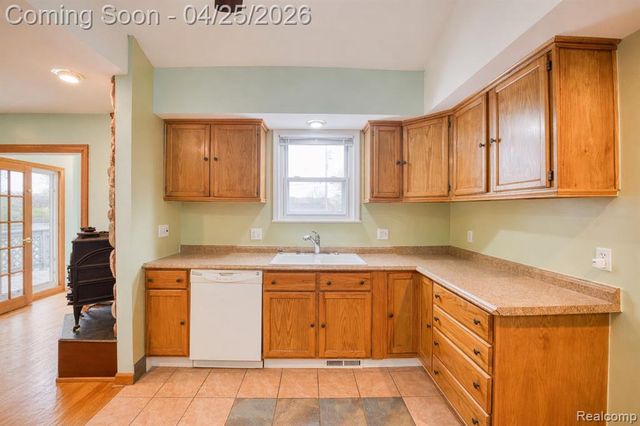 1951 N Crown Street, Westland, MI 48185