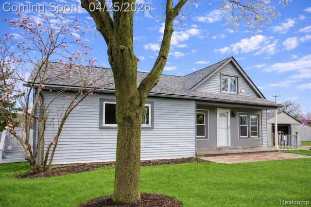 1951 N Crown Street, Westland, MI 48185