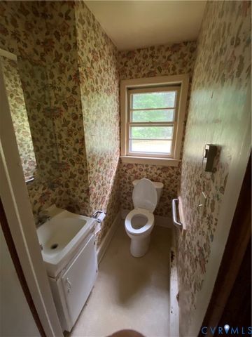222 Beaver Dam Rd, Waverly, VA 23890