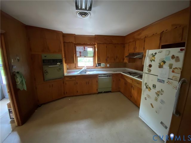 222 Beaver Dam Rd, Waverly, VA 23890