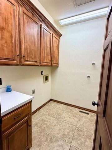 3900 Chickasha, Edmond, OK 73013