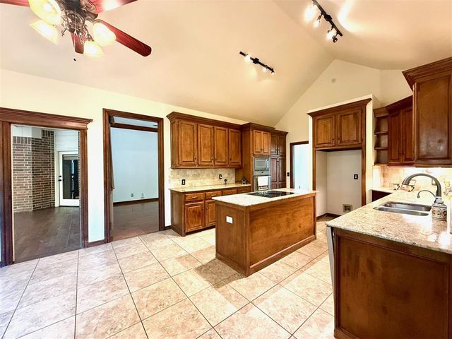 3900 Chickasha, Edmond, OK 73013