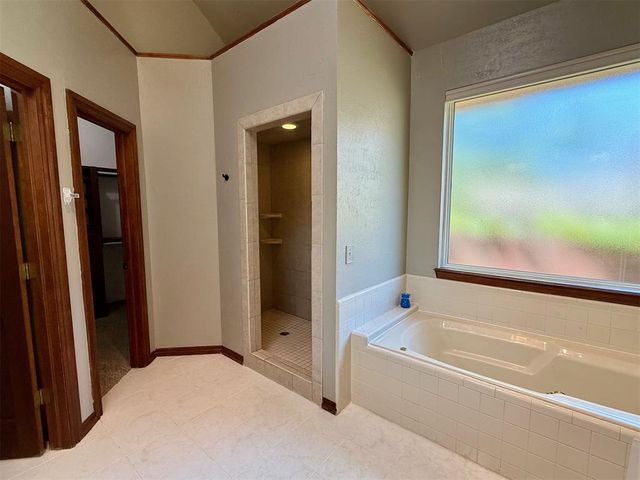 3900 Chickasha, Edmond, OK 73013