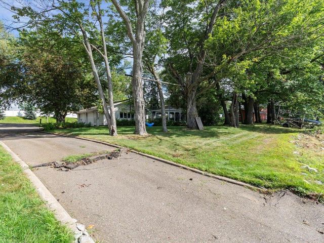 402 2nd Street SE, Crosby, MN 56441