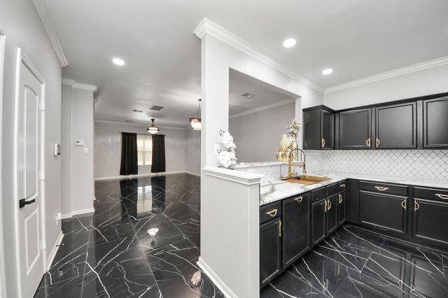 6931 Primrose Road, Baytown, TX 77521