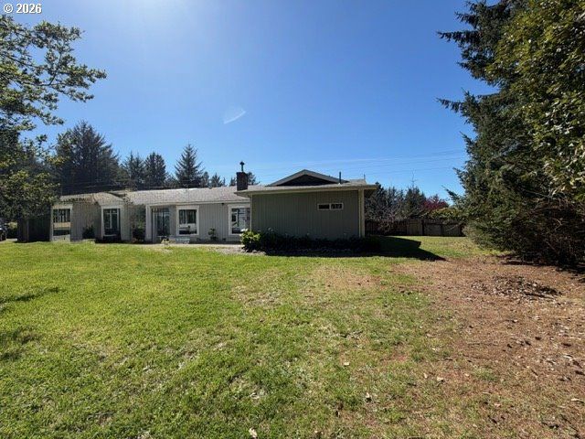 95717 PINEWOOD Ln, Brookings, OR 97415