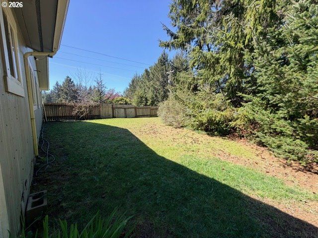 95717 PINEWOOD Ln, Brookings, OR 97415