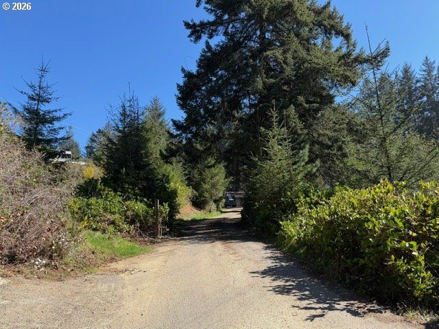 95717 PINEWOOD Ln, Brookings, OR 97415