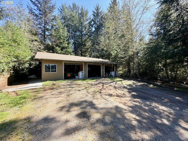 95717 PINEWOOD Ln, Brookings, OR 97415