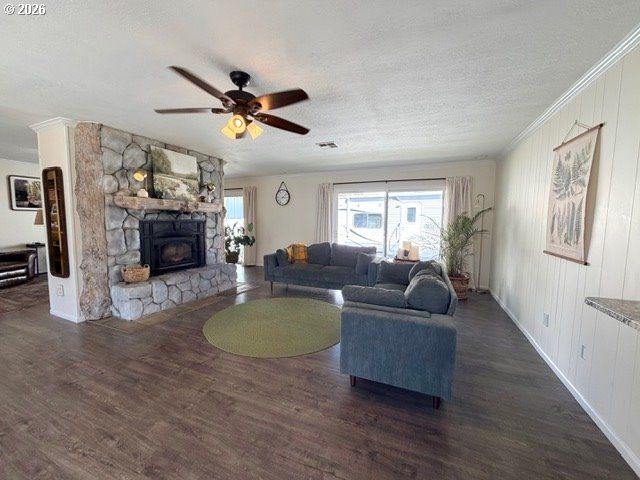 95717 PINEWOOD Ln, Brookings, OR 97415