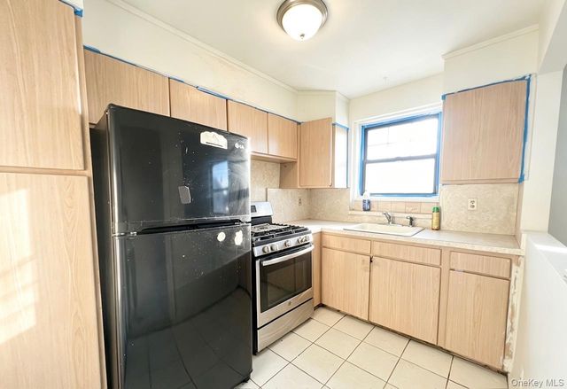 6722 136th Street A, Flushing, NY 11367