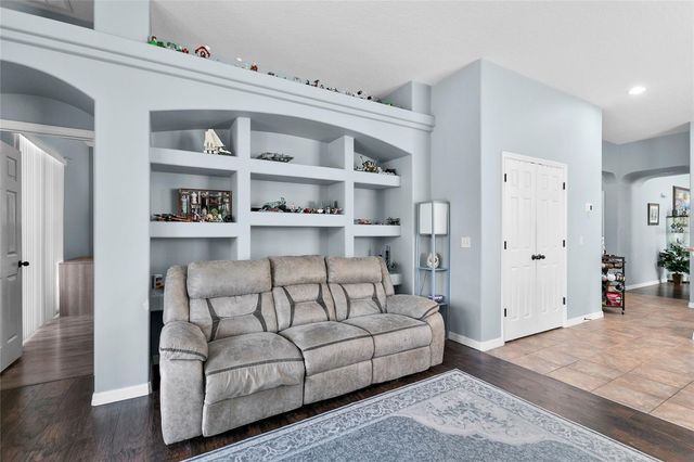 523 LAKE DAVENPORT CIRCLE, Davenport, FL 33837