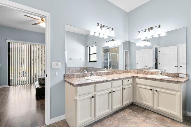 523 LAKE DAVENPORT CIRCLE, Davenport, FL 33837