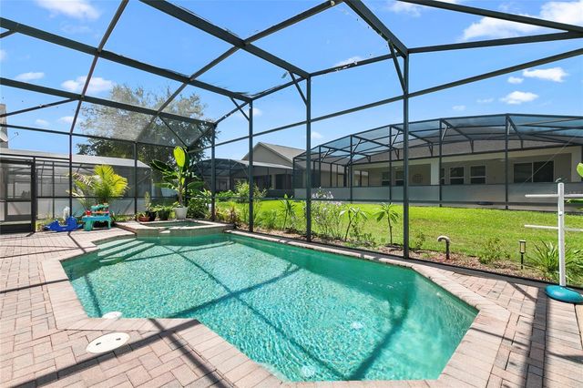 523 LAKE DAVENPORT CIRCLE, Davenport, FL 33837