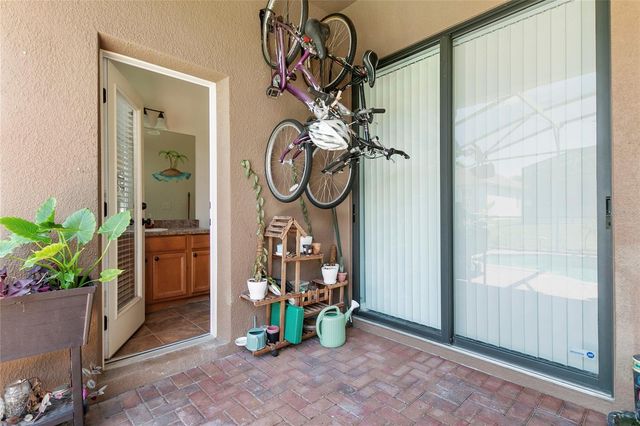 523 LAKE DAVENPORT CIRCLE, Davenport, FL 33837
