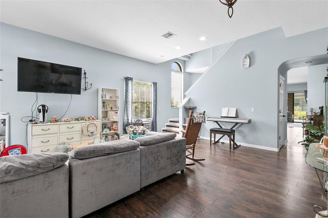 523 LAKE DAVENPORT CIRCLE, Davenport, FL 33837