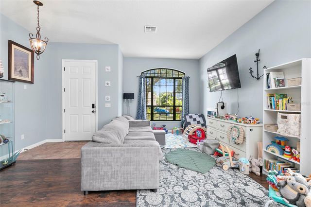 523 LAKE DAVENPORT CIRCLE, Davenport, FL 33837