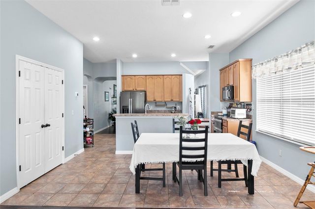 523 LAKE DAVENPORT CIRCLE, Davenport, FL 33837