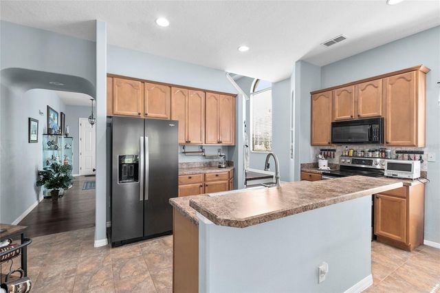 523 LAKE DAVENPORT CIRCLE, Davenport, FL 33837