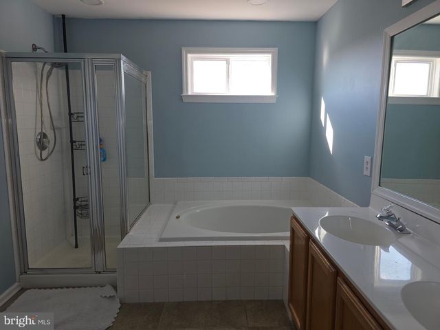 20 CLEMENS LN, Blackwood, NJ 08012