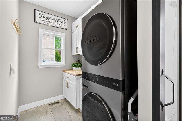 516 Brookeshyre Court, Woodstock, GA 30188