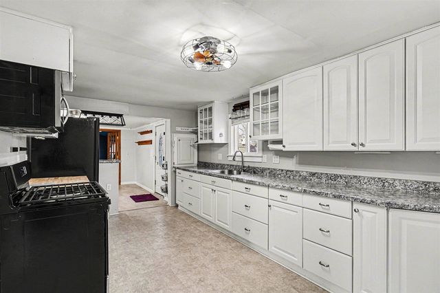 15394 Devereaux Road, Albion, MI 49224