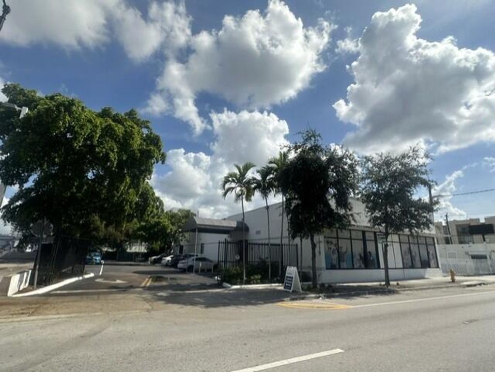 1119 SW 1st Street, Miami, FL 33134