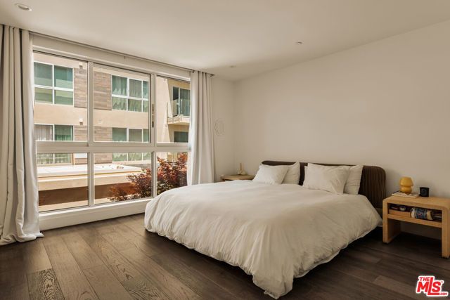 728 N Sweetzer Avenue 212, West Hollywood, CA 90069