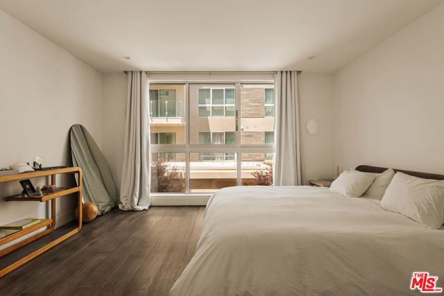 728 N Sweetzer Avenue 212, West Hollywood, CA 90069