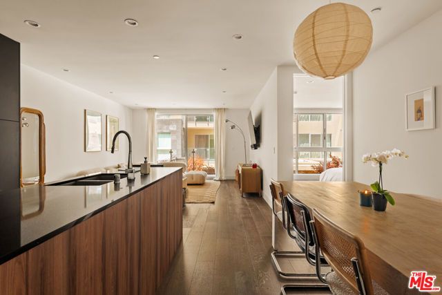 728 N Sweetzer Avenue 212, West Hollywood, CA 90069