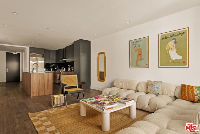 728 N Sweetzer Avenue 212, West Hollywood, CA 90069