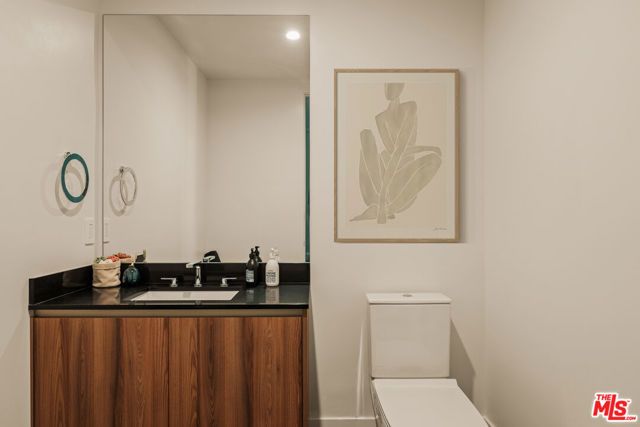 728 N Sweetzer Avenue 212, West Hollywood, CA 90069