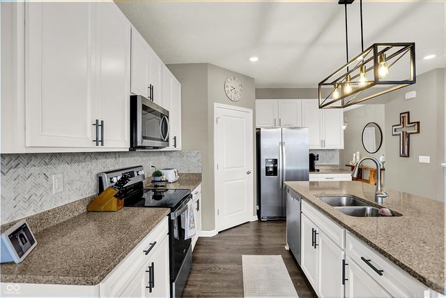 2042 Downey Lane, Greenfield, IN 46140