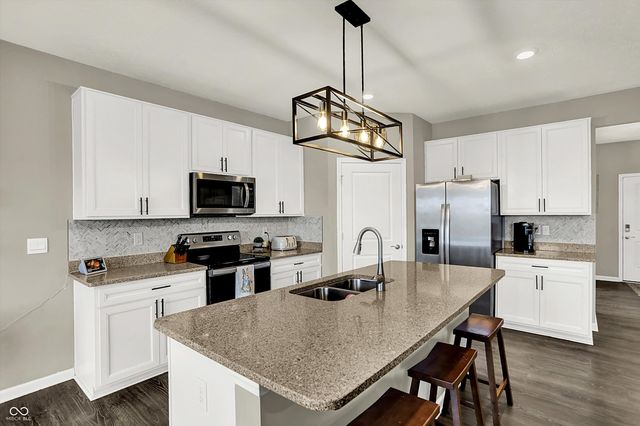 2042 Downey Lane, Greenfield, IN 46140