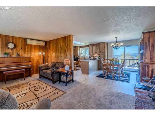 32728 Ne CHAMBERLAIN Rd, Corbett, OR 97019