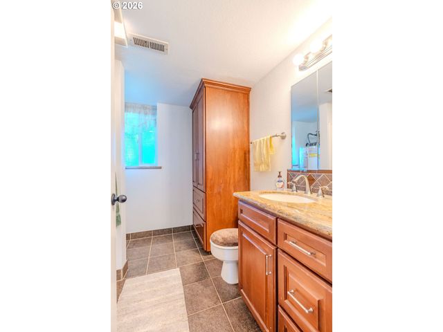 32728 Ne CHAMBERLAIN Rd, Corbett, OR 97019