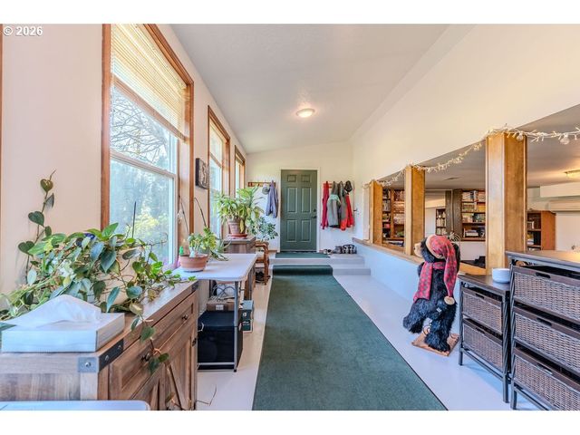 32728 Ne CHAMBERLAIN Rd, Corbett, OR 97019