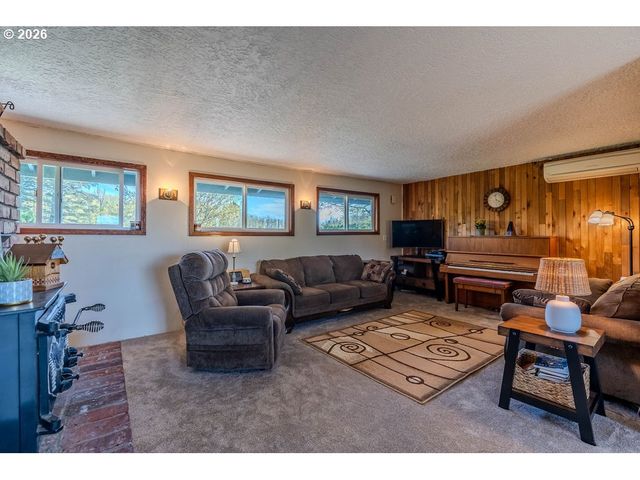 32728 Ne CHAMBERLAIN Rd, Corbett, OR 97019